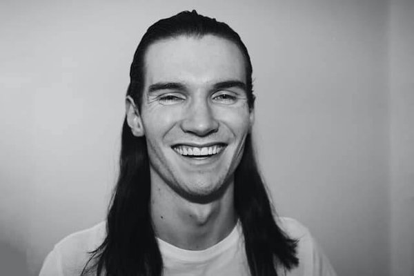 Comment pratiquer la sophrologie chez soi pour le sourire ?